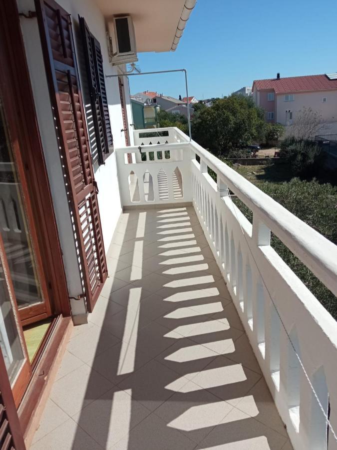 Cozy Apartments Danica Novalja With Terrace - First Floor Exterior photo