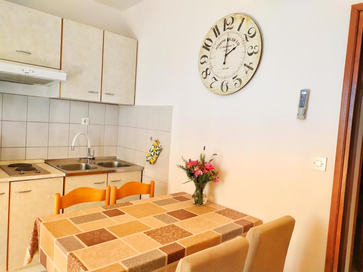 Cozy Apartments Danica Novalja With Terrace - First Floor Exterior photo